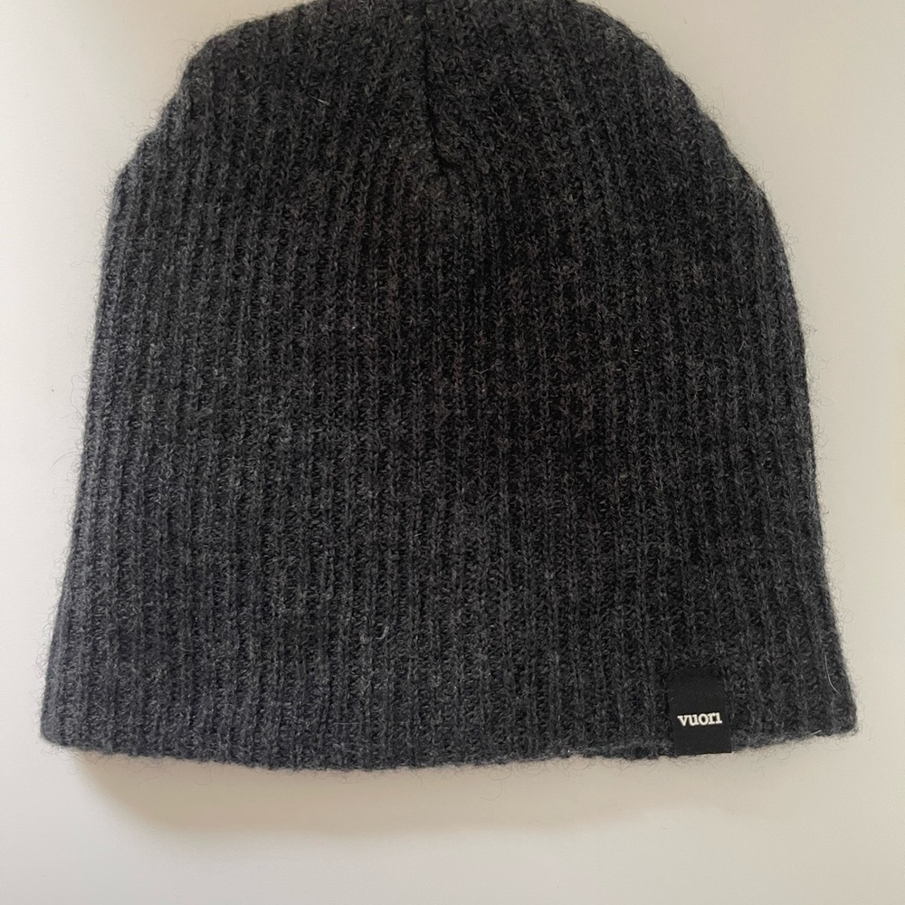 Vuori Cashmere Beanie